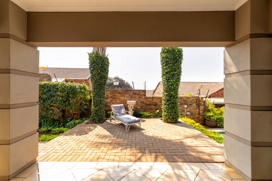 2 Bedroom Property for Sale in Noordheuwel Gauteng
