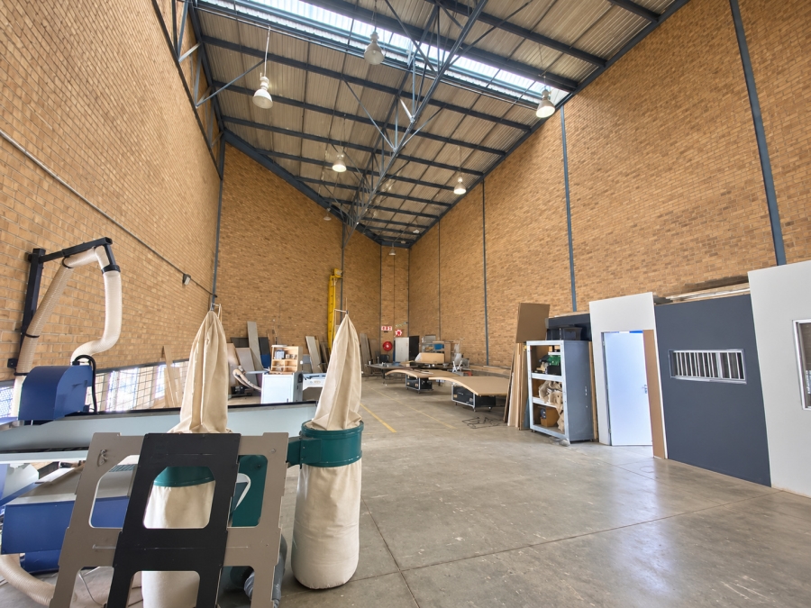 To Let Commercial Property for Rent in Randjespark Gauteng