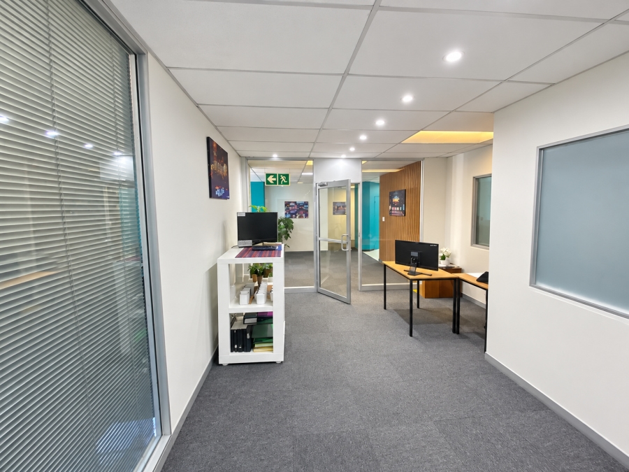 To Let Commercial Property for Rent in Randjespark Gauteng