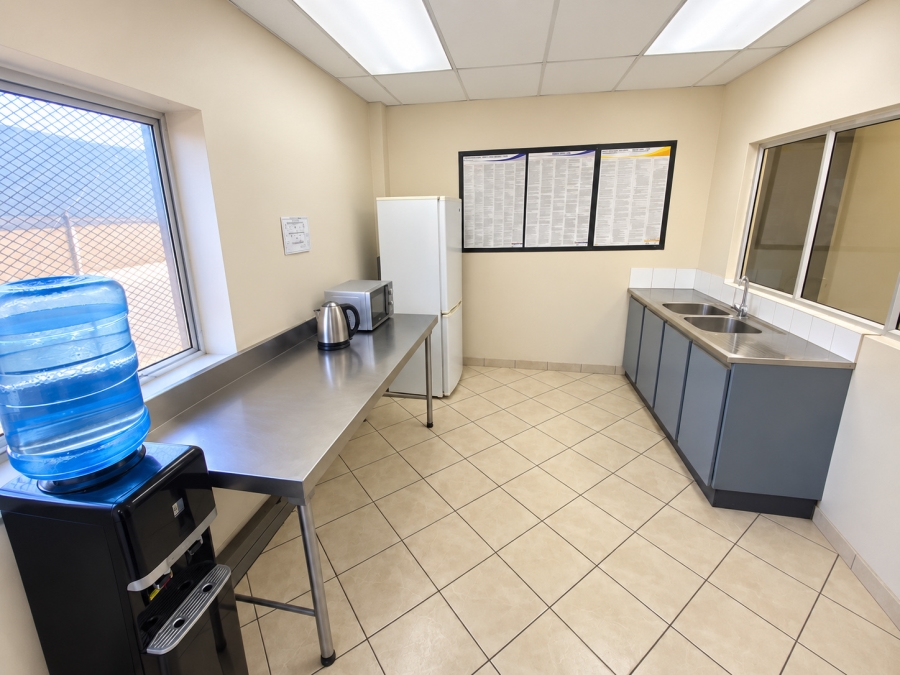 To Let Commercial Property for Rent in Randjespark Gauteng