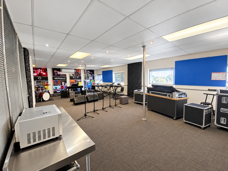 To Let Commercial Property for Rent in Randjespark Gauteng