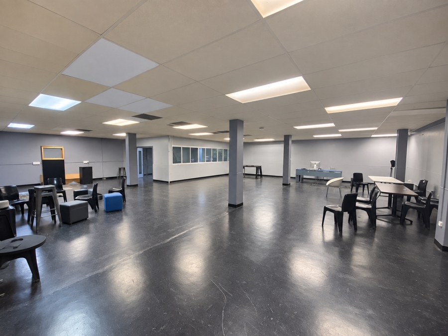 To Let Commercial Property for Rent in Randjespark Gauteng