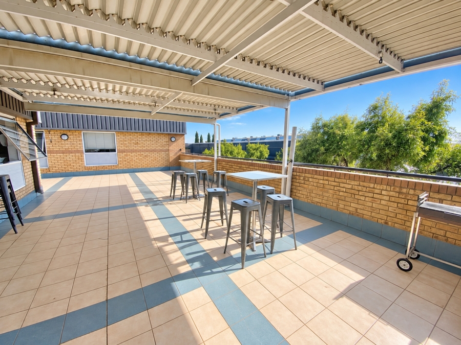 To Let Commercial Property for Rent in Randjespark Gauteng