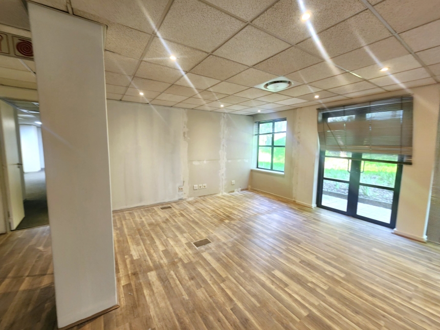 To Let Commercial Property for Rent in Barlow Park Gauteng
