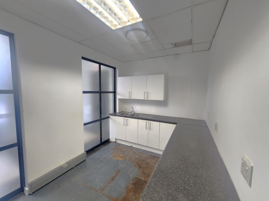To Let Commercial Property for Rent in Barlow Park Gauteng