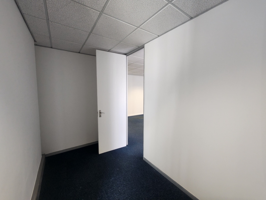 To Let Commercial Property for Rent in Barlow Park Gauteng