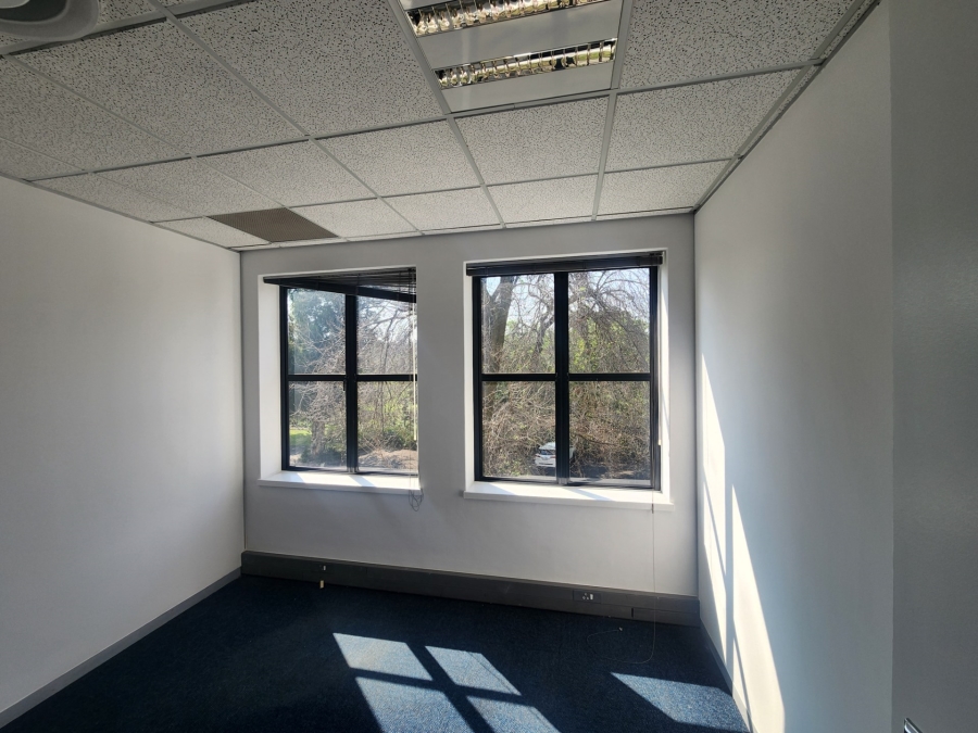 To Let Commercial Property for Rent in Barlow Park Gauteng