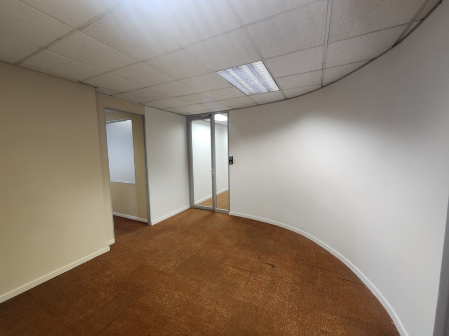To Let Commercial Property for Rent in Barlow Park Gauteng