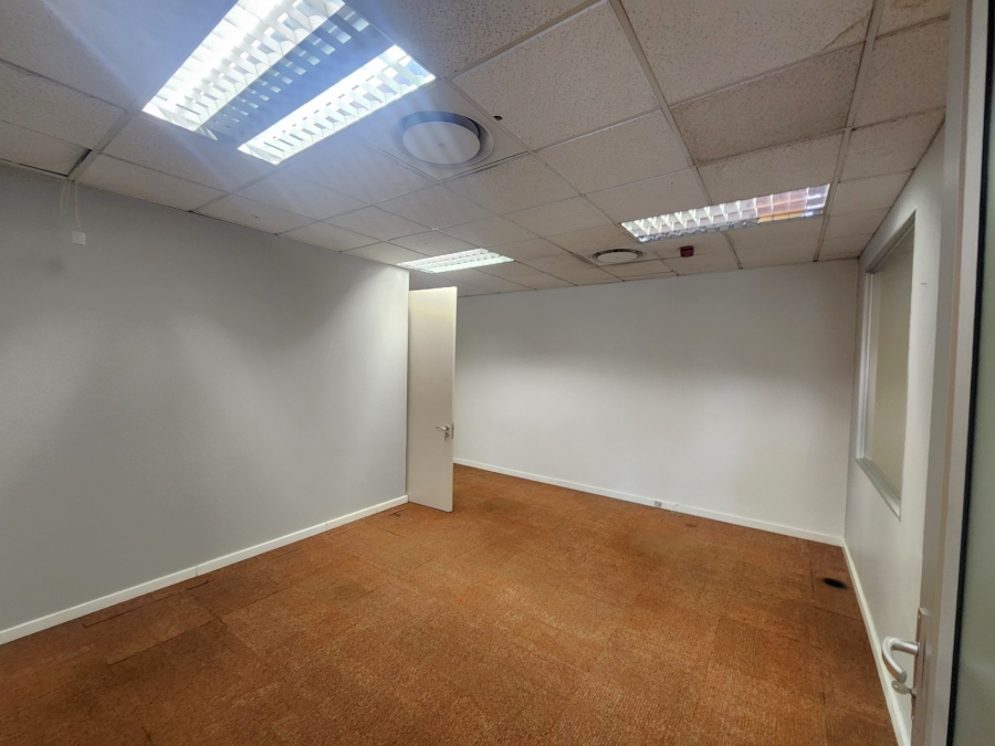 To Let Commercial Property for Rent in Barlow Park Gauteng