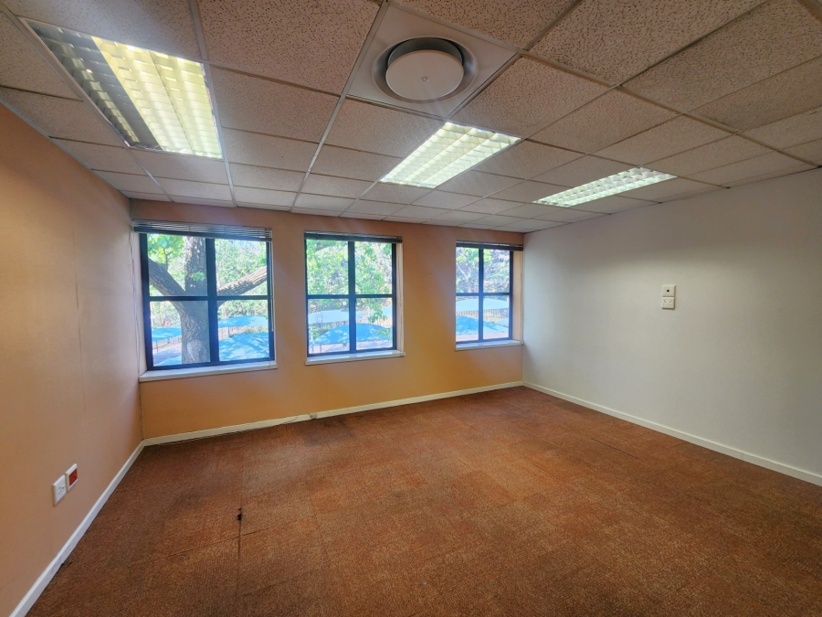 To Let Commercial Property for Rent in Barlow Park Gauteng