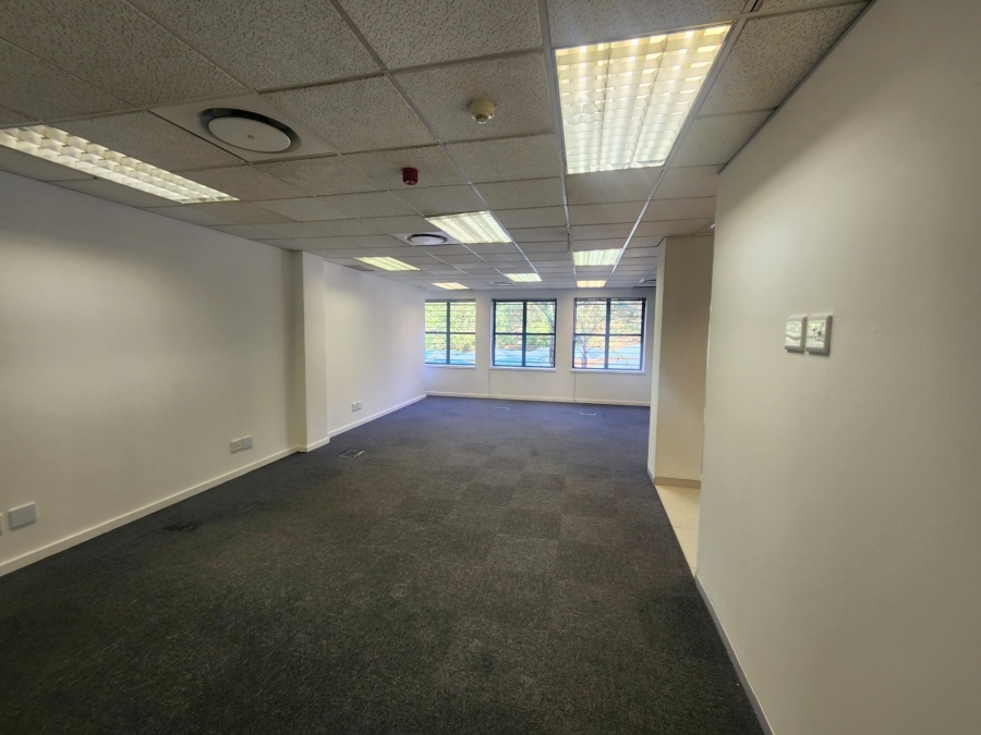 To Let Commercial Property for Rent in Barlow Park Gauteng