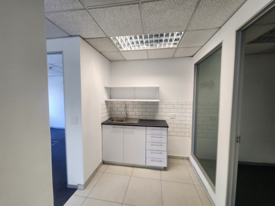 To Let Commercial Property for Rent in Barlow Park Gauteng