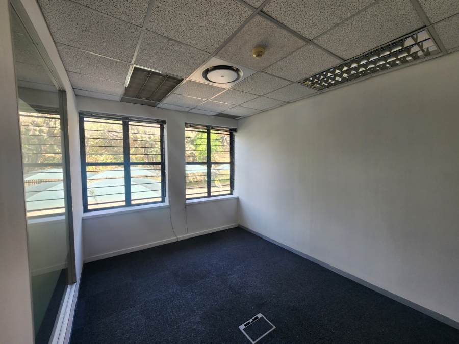 To Let Commercial Property for Rent in Barlow Park Gauteng