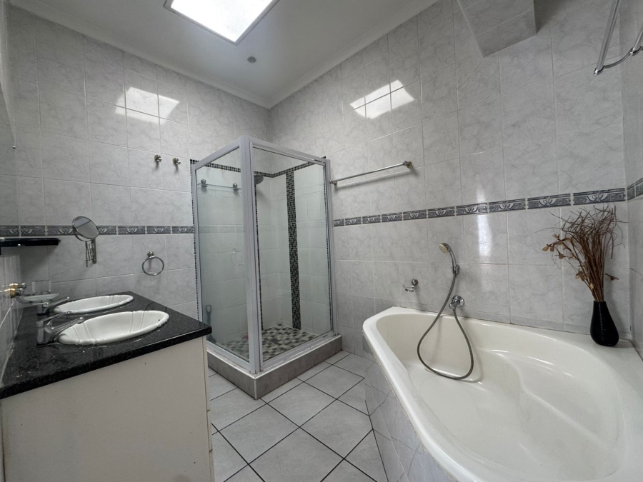 3 Bedroom Property for Sale in Eldo Glen Gauteng