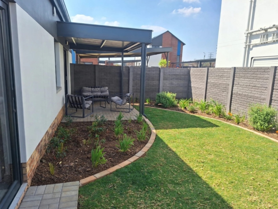 3 Bedroom Property for Sale in Silver Lakes Gauteng