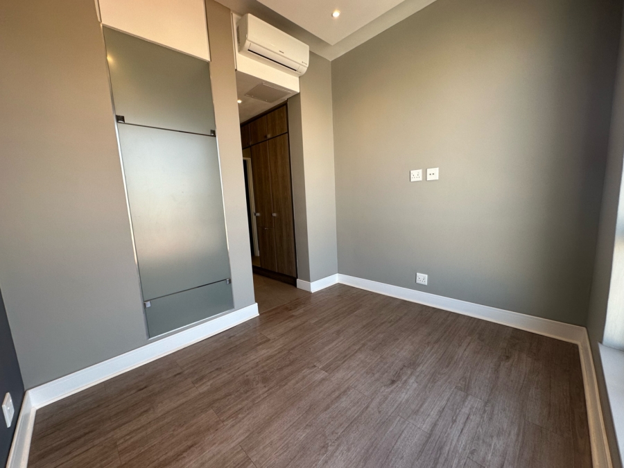 To Let 3 Bedroom Property for Rent in Rosebank Gauteng