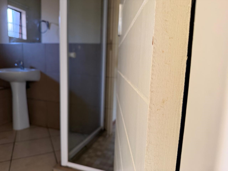 To Let 2 Bedroom Property for Rent in Noordwyk Gauteng