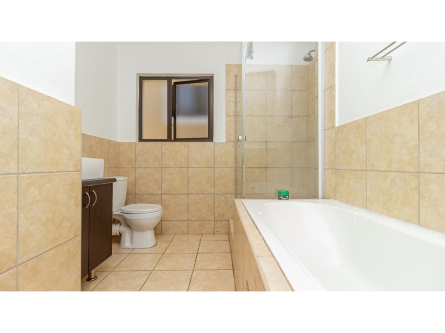 To Let 2 Bedroom Property for Rent in Halfway Gardens Gauteng