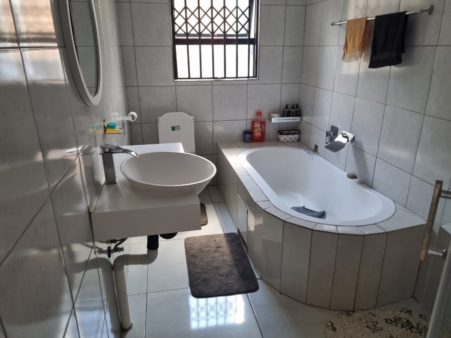 3 Bedroom Property for Sale in Soshanguve WW Gauteng