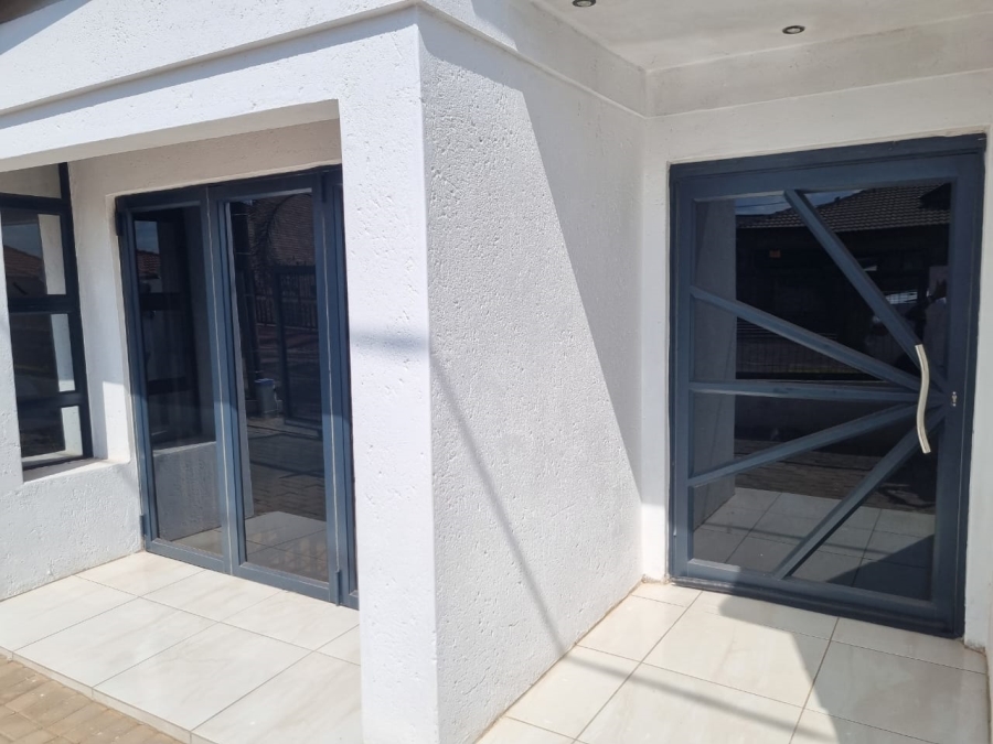 3 Bedroom Property for Sale in Soshanguve WW Gauteng
