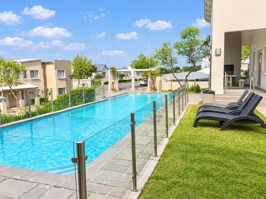 To Let 2 Bedroom Property for Rent in Fourways Gauteng