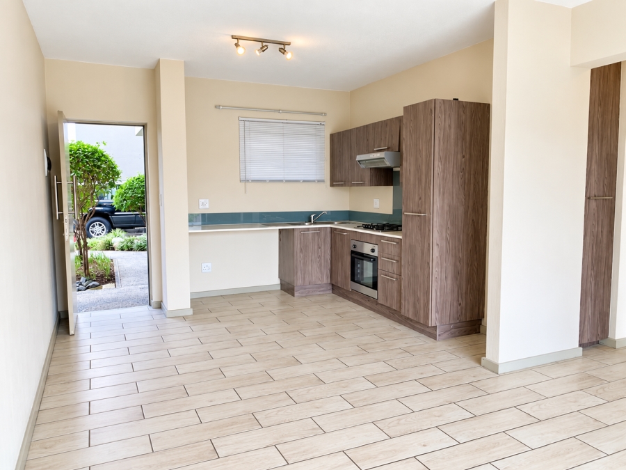 To Let 2 Bedroom Property for Rent in Fourways Gauteng