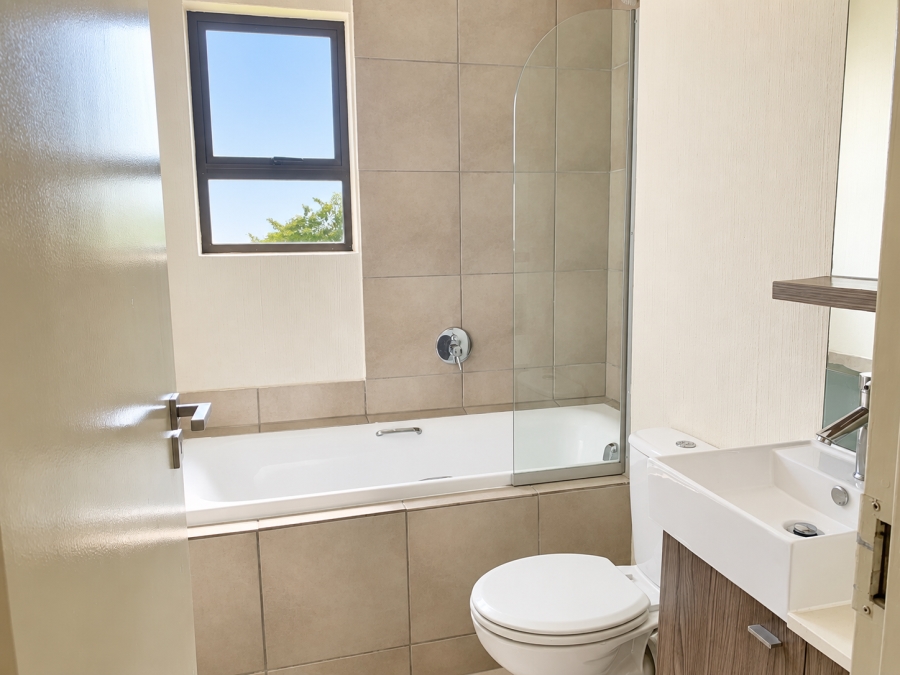 To Let 2 Bedroom Property for Rent in Fourways Gauteng