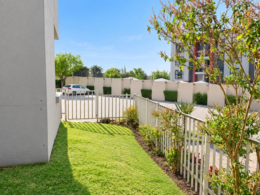 To Let 2 Bedroom Property for Rent in Fourways Gauteng