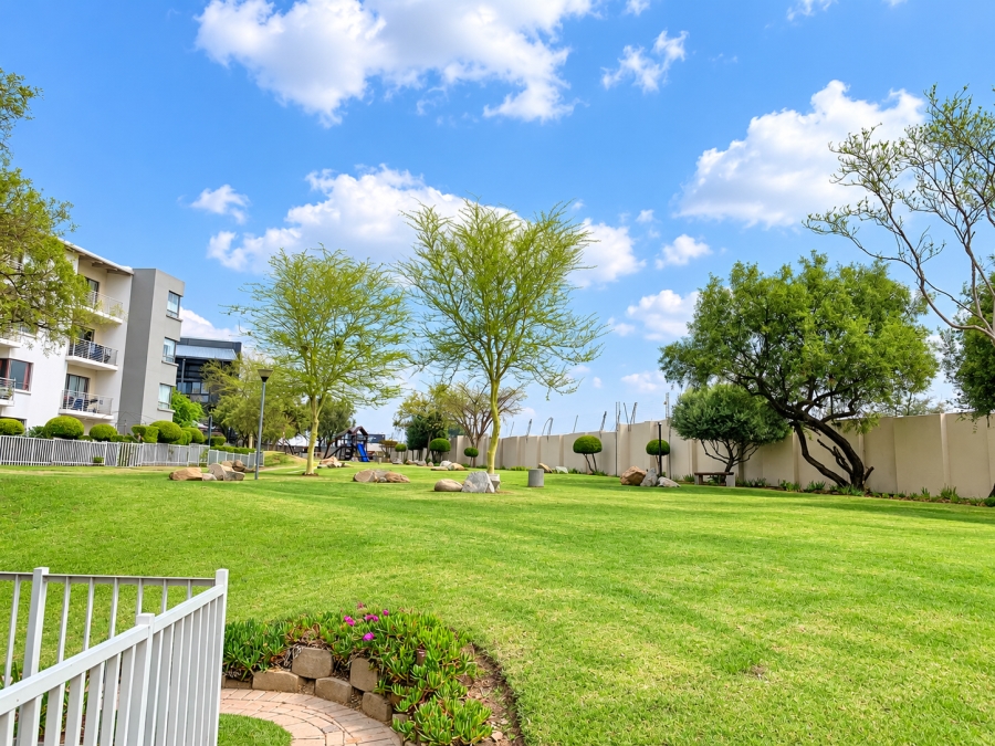To Let 2 Bedroom Property for Rent in Fourways Gauteng