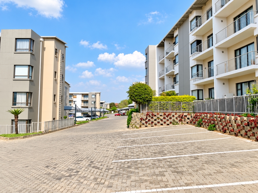 To Let 2 Bedroom Property for Rent in Fourways Gauteng