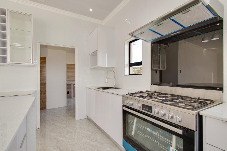 To Let 5 Bedroom Property for Rent in Helderfontein Estate Gauteng