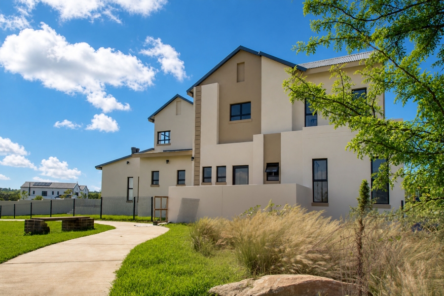 To Let 5 Bedroom Property for Rent in Helderfontein Estate Gauteng