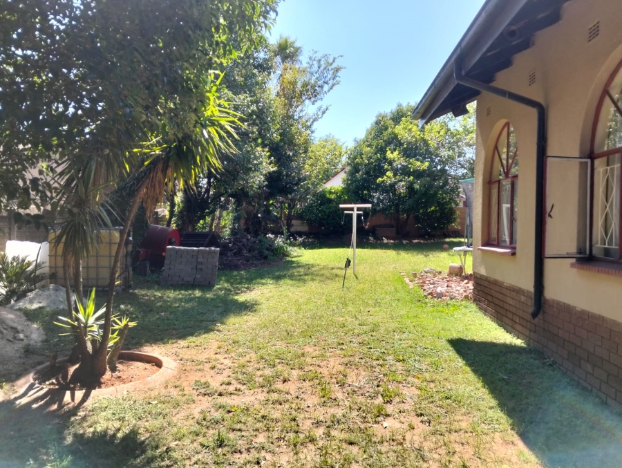 To Let 4 Bedroom Property for Rent in Glen Marais Gauteng