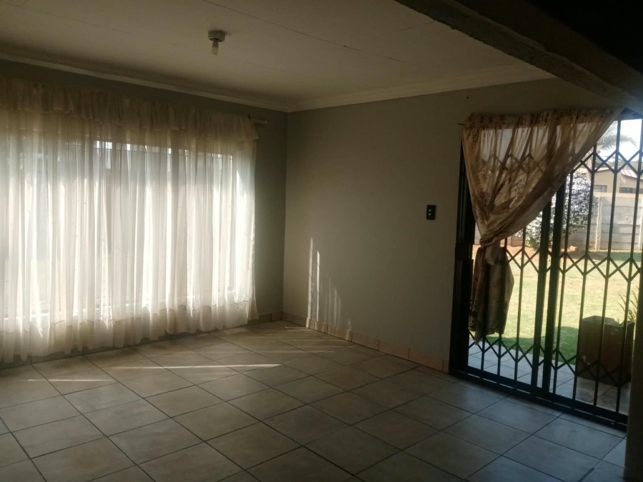 To Let 3 Bedroom Property for Rent in Witpoortjie Gauteng