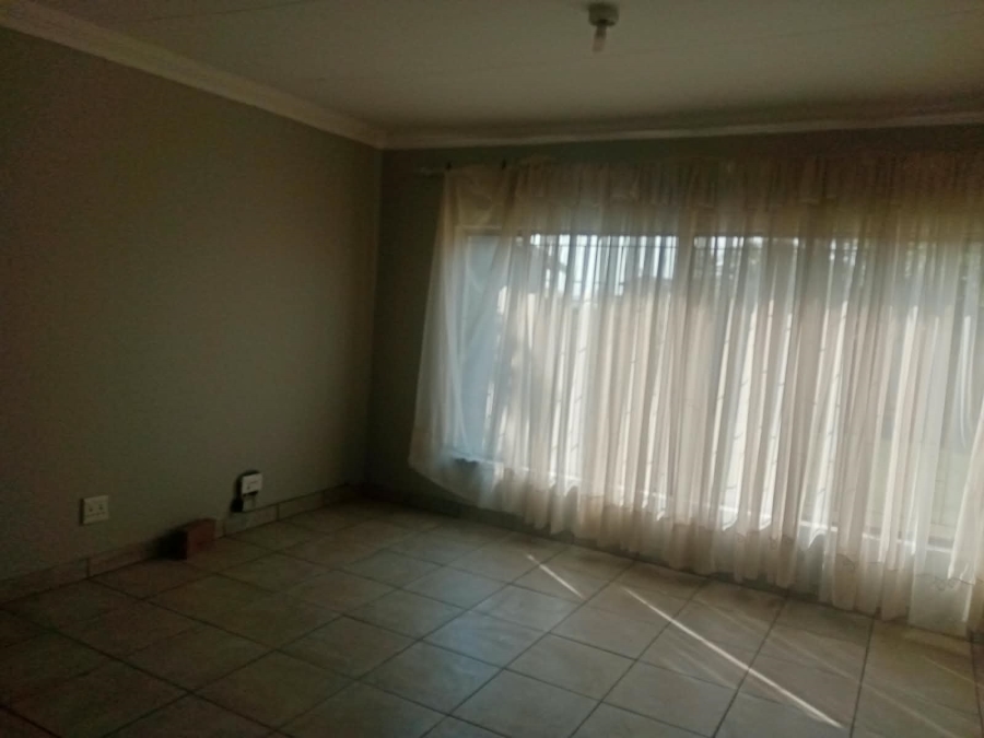 To Let 3 Bedroom Property for Rent in Witpoortjie Gauteng