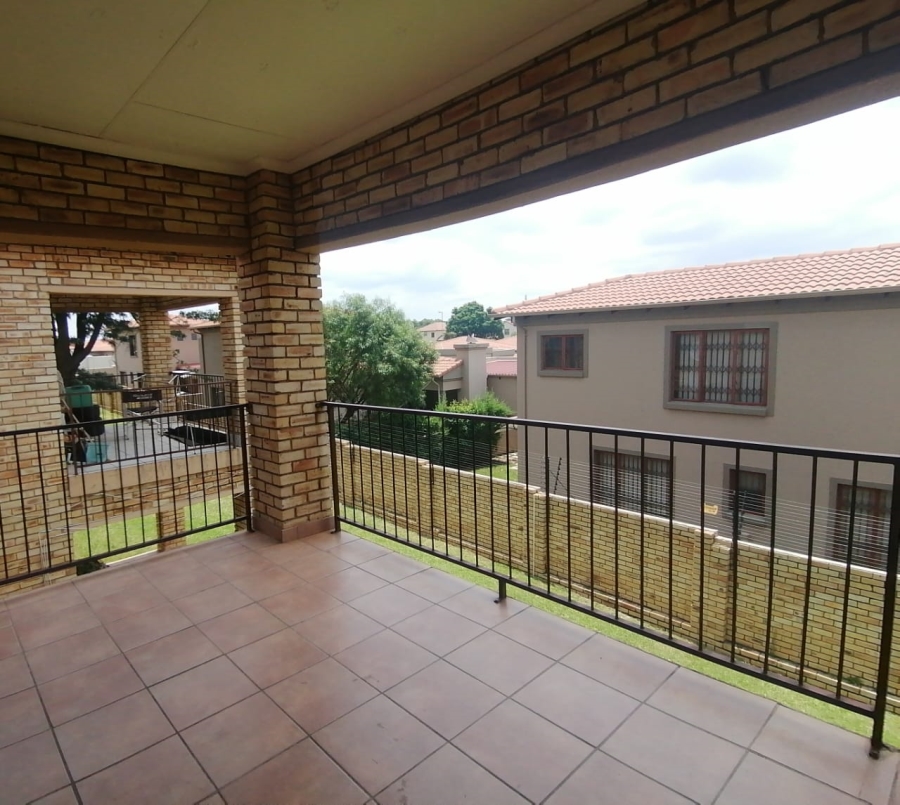 2 Bedroom Property for Sale in Noordwyk Gauteng