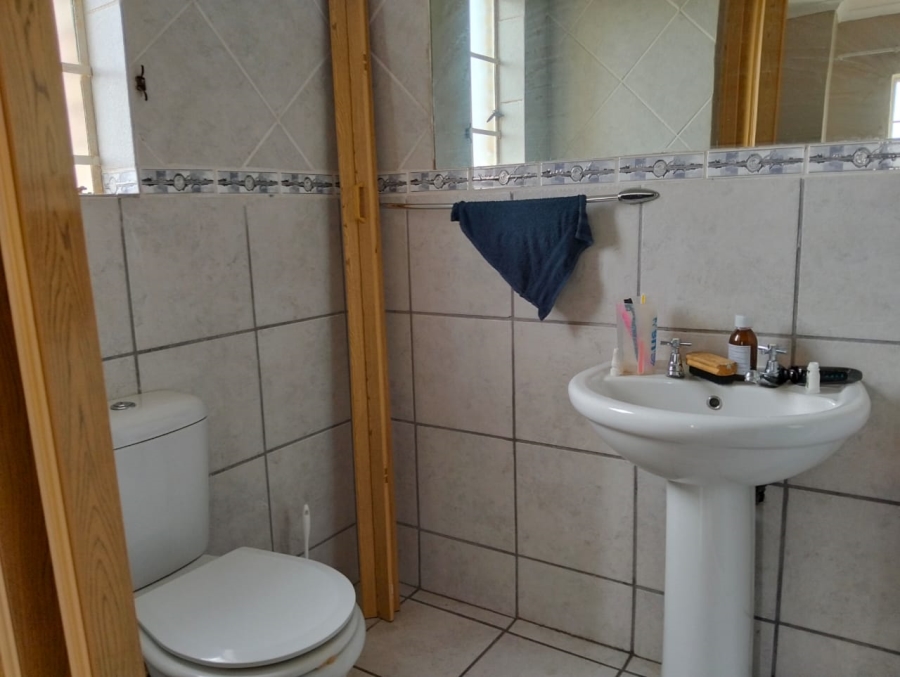 2 Bedroom Property for Sale in Noordwyk Gauteng