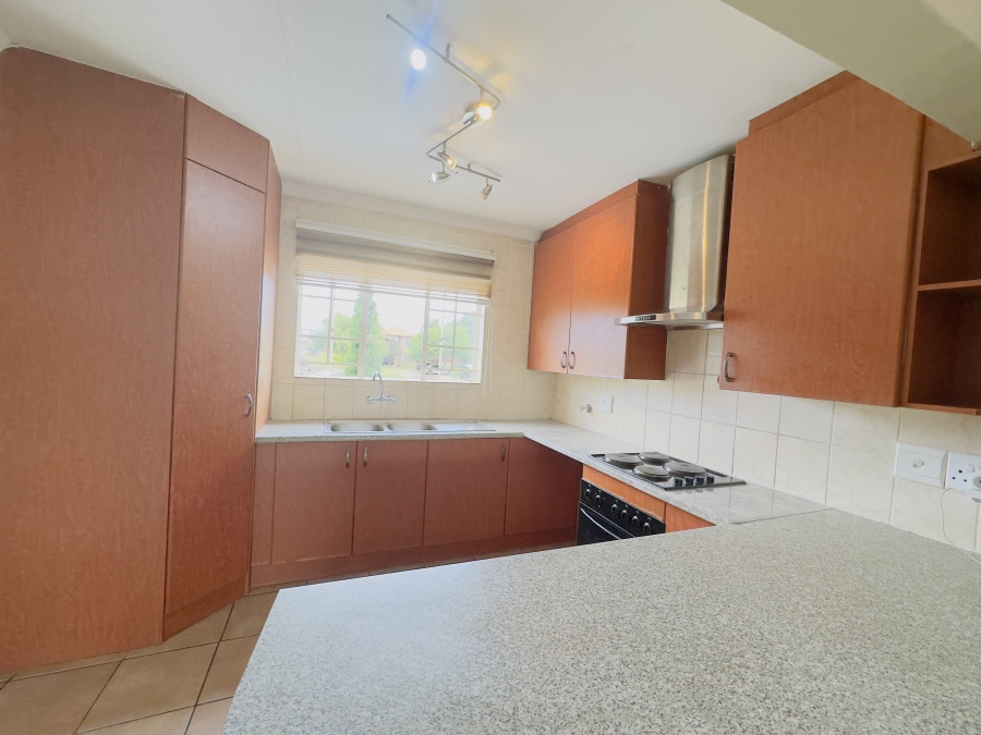2 Bedroom Property for Sale in Noordwyk Gauteng