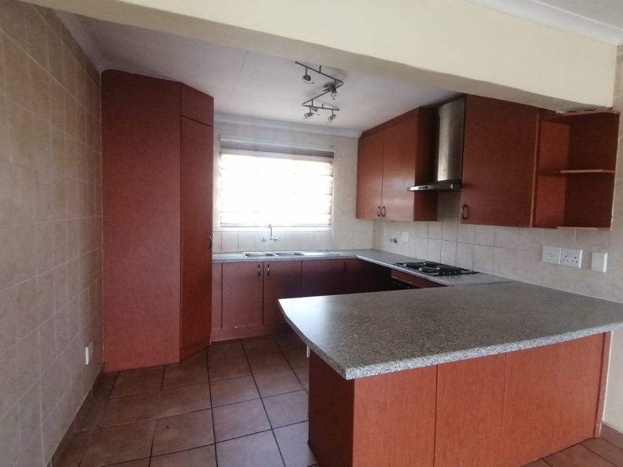 2 Bedroom Property for Sale in Noordwyk Gauteng