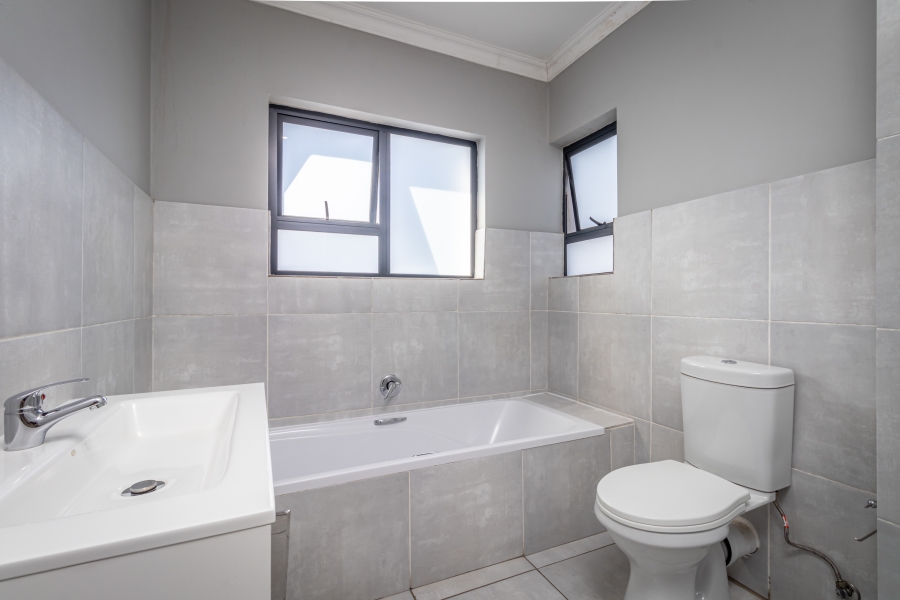 3 Bedroom Property for Sale in Diswilmar A H Gauteng