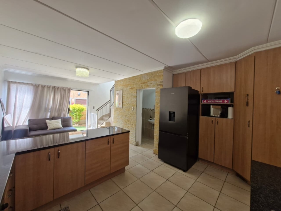 To Let 3 Bedroom Property for Rent in Wilgeheuwel Gauteng
