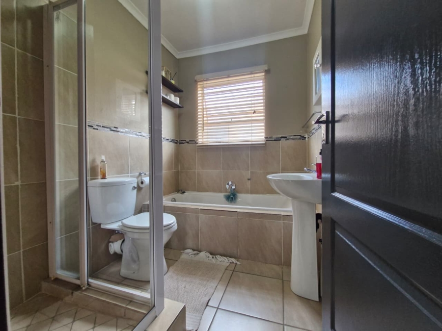 To Let 3 Bedroom Property for Rent in Wilgeheuwel Gauteng