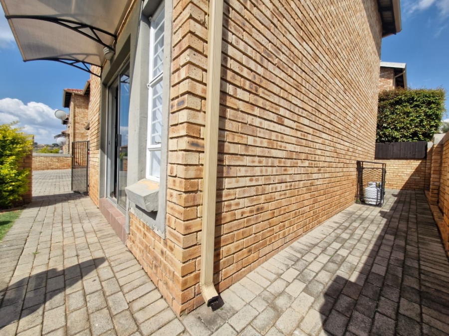 To Let 3 Bedroom Property for Rent in Wilgeheuwel Gauteng