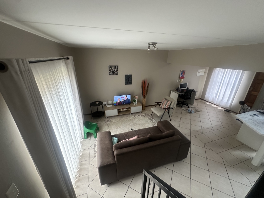 To Let 2 Bedroom Property for Rent in Little Falls Gauteng