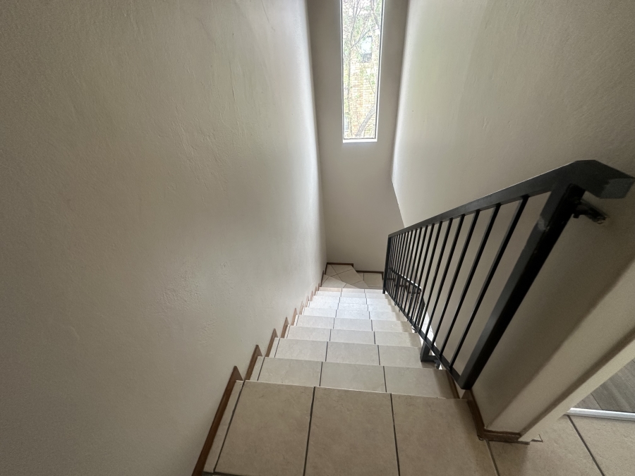 To Let 2 Bedroom Property for Rent in Little Falls Gauteng