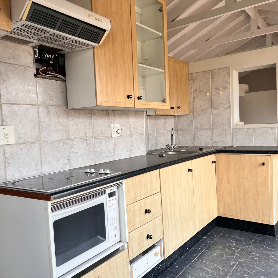 To Let 1 Bedroom Property for Rent in Brackenhurst Gauteng