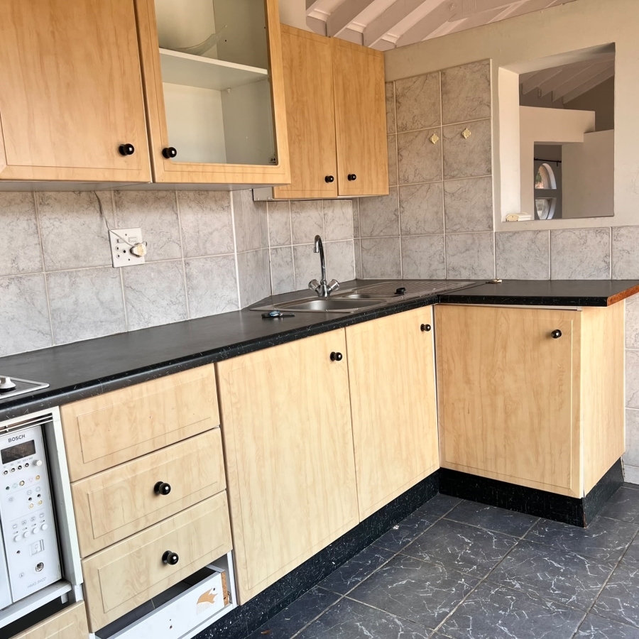 To Let 1 Bedroom Property for Rent in Brackenhurst Gauteng