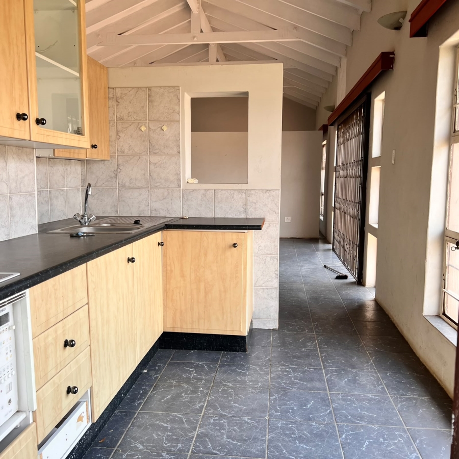To Let 1 Bedroom Property for Rent in Brackenhurst Gauteng