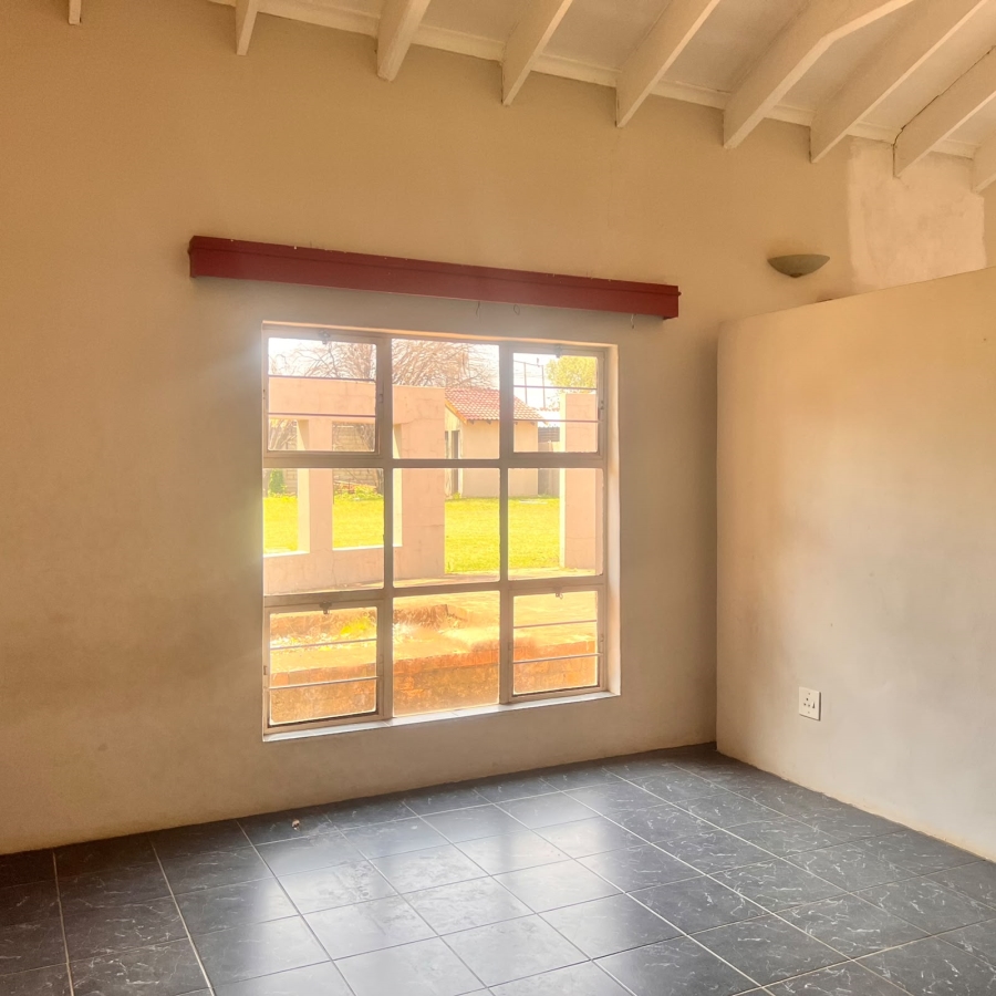 To Let 1 Bedroom Property for Rent in Brackenhurst Gauteng