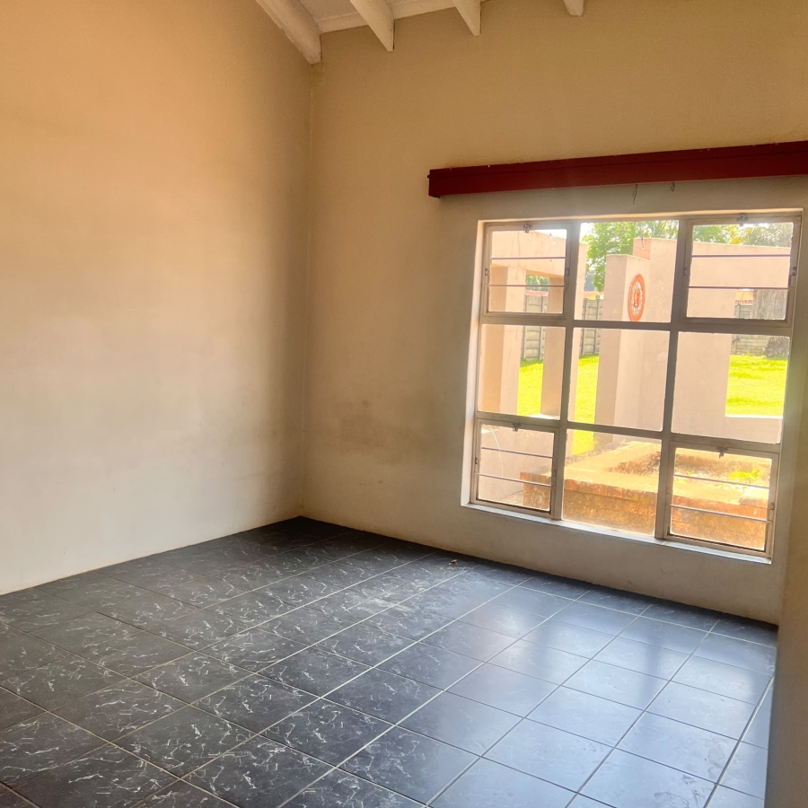 To Let 1 Bedroom Property for Rent in Brackenhurst Gauteng